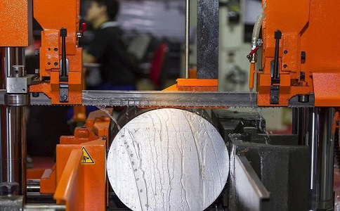 石首立式金属带锯床切削出现跑带故障解决方法！